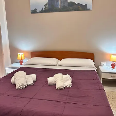 住宿加早餐酒店 Dora 2,0 3*