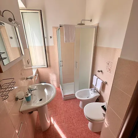 住宿加早餐酒店 Dora 2,0 3*